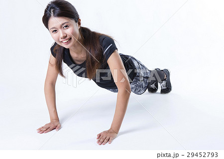 スポーツウェアを着た女性 29452793