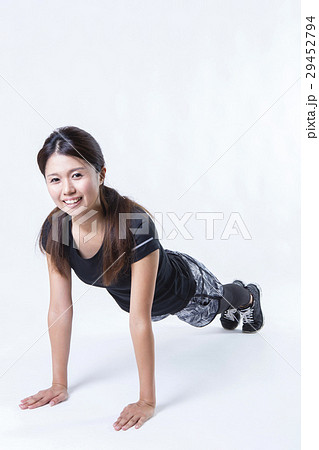 スポーツウェアを着た女性 スポーツウェアを着た女性 29452794