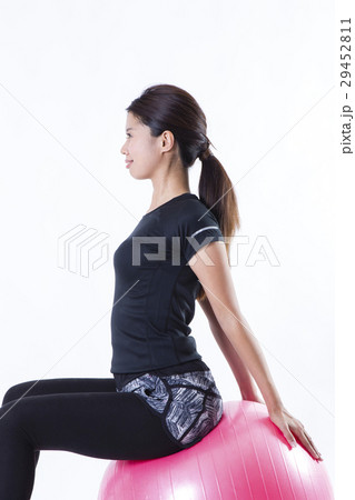 スポーツウェアを着た女性 29452811