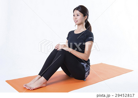 スポーツウェアを着た女性 スポーツウェアを着た女性 29452817