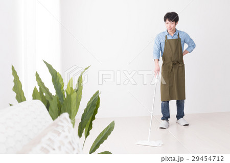 男性　掃除 29454712