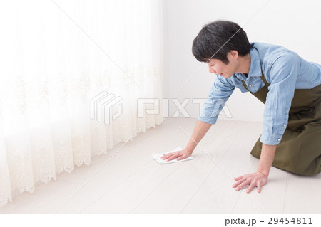 男性　掃除 29454811