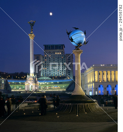 Maidan Nezalezhnosti - evening 29456782