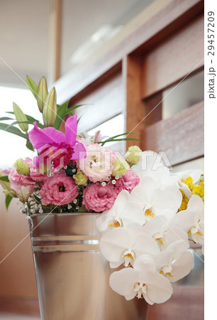 花束とブリキのバケツ 花束とブリキのバケツ 29457209