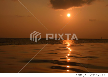インフィニティープールと夕陽 インフィニティープールと夕陽 29457943
