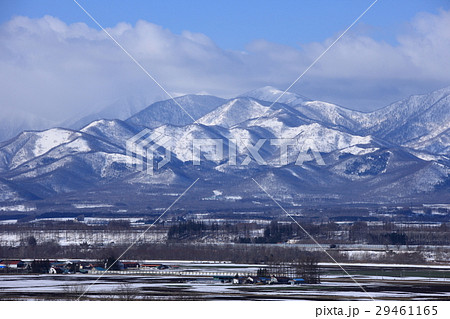 北海道 日高山脈と十勝平野の写真素材