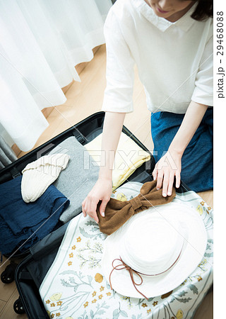 旅行　準備　女性 29468088
