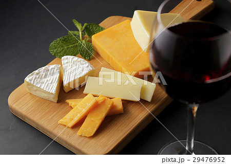 チーズとワイン 29476952