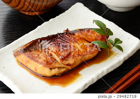 ぶりの照り焼き 29482719