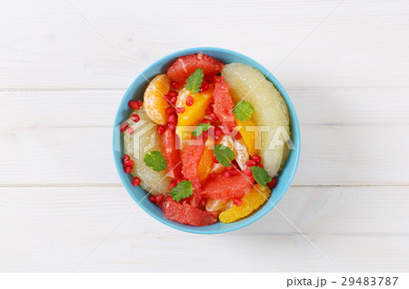 Citrus and pomegranate salad 29483787