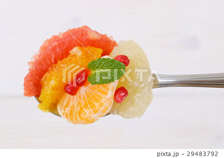 Citrus and pomegranate salad 29483792