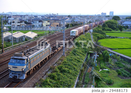 現在は京都鉄道博物館に保存されているEF6635のコンテナ貨物列車 現在は京都鉄道博物館に保存されているEF6635のコンテナ貨物列車 29488173