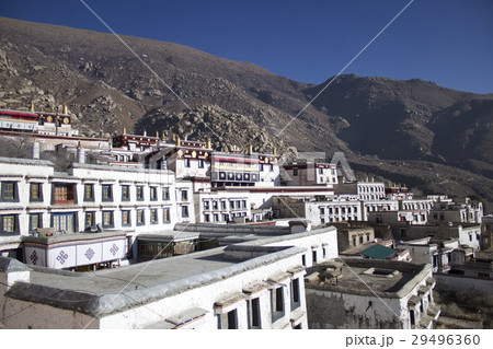 中国チベット自治区のチベット仏教寺院『デブン・ゴンパ』 29496360