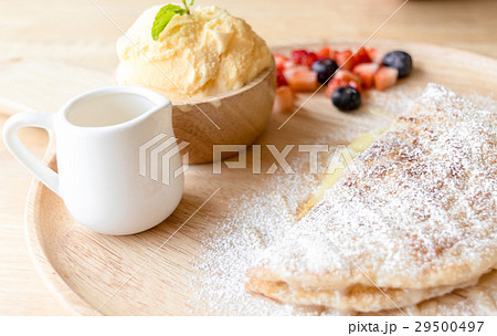 fresh dessert soft vanila roti with ice cream , 29500497