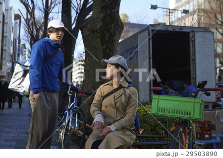 フードデリバリー　配達イメージ 29503890