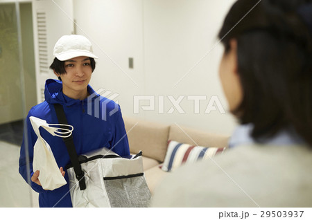 フードデリバリー　オフィス利用 29503937