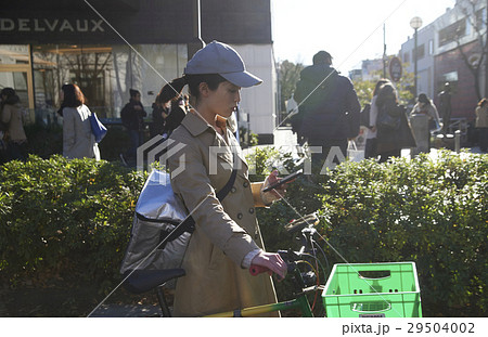 フードデリバリー　配達イメージ 29504002