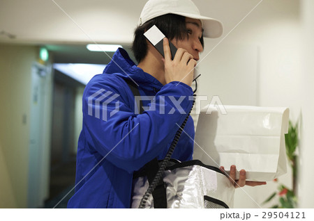 フードデリバリー　配達イメージ 29504121