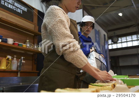 フードデリバリー　飲食店イメージ 29504170