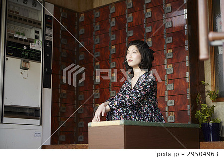 銭湯女子　エントランス　女性 29504963