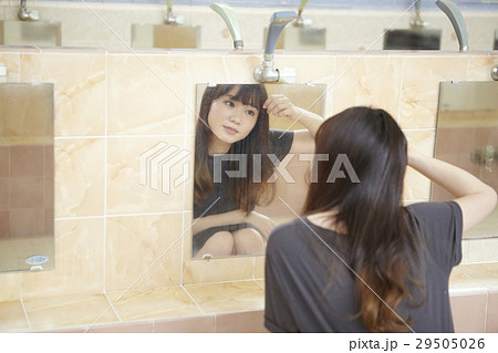 銭湯女子 入浴 洗い場 銭湯女子 入浴 洗い場 29505026