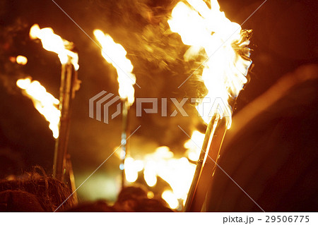 お祭り　松明 29506775