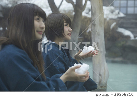 女子旅　雪景色の温泉 29506810