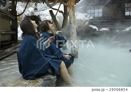 女子旅 雪景色の温泉 女子旅 雪景色の温泉 29506854