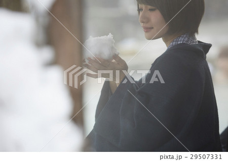 女子旅　雪景色の温泉 29507331