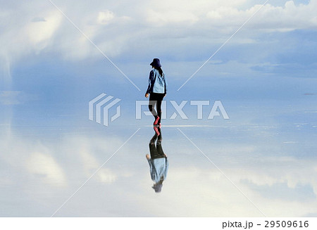 ウユニ塩湖 29509616