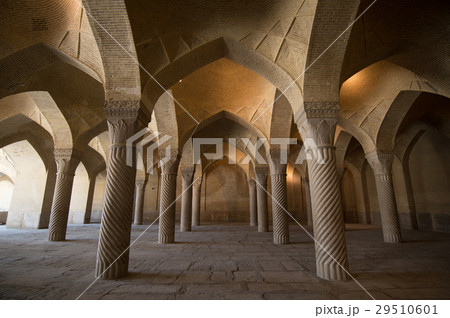 The Vakil Mosque is a mosque in Shiraz 29510601