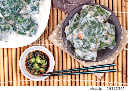 Steamed Dumpling stuffed ,garlic chives ,soy sauce 29512565