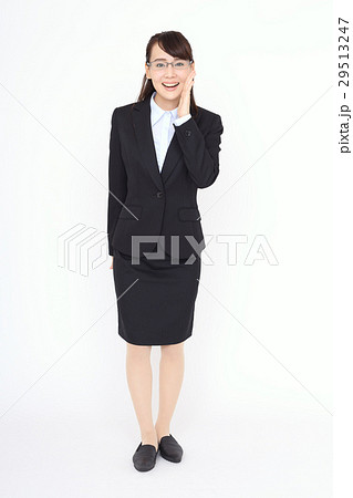 呼びかけをする女性 29513247