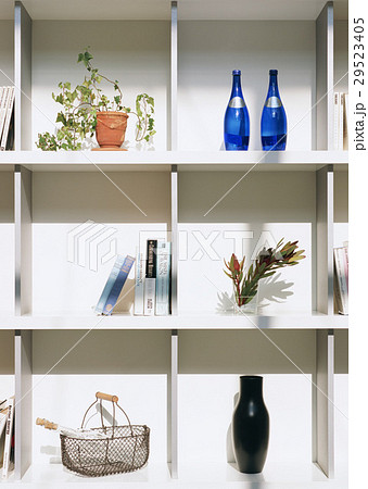 シェルフと小物 29523405