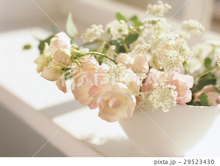 フラワーアレンジメント 29523430
