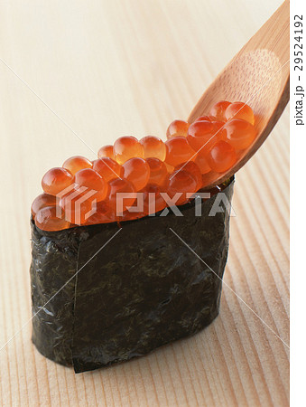 イクラの軍艦巻き 29524192