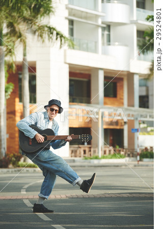 Guitar player Guitar player 29524801