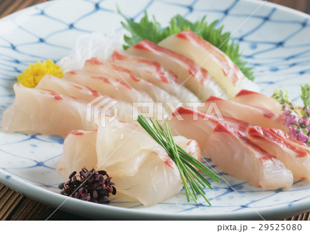 ワラサの刺身 29525080