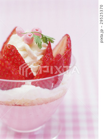イチゴパフェ 29525370