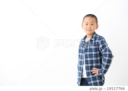 小学生　男児 29527766