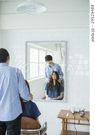 美容室シーン 29529468