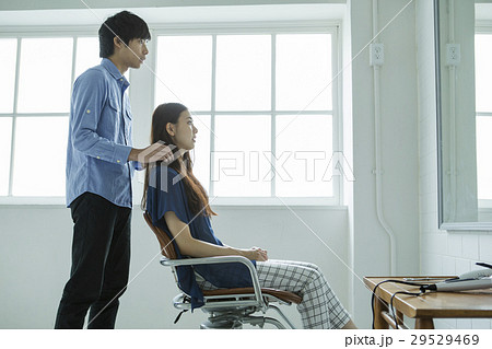 美容室シーン 29529469