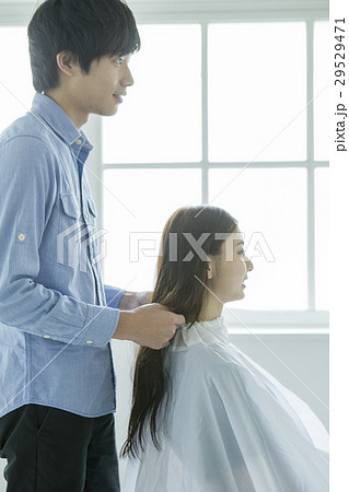 美容室シーン 29529471