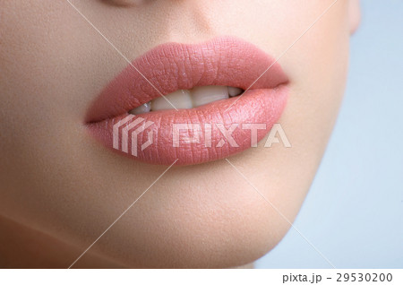 Gorgeous full lips of a beautiful woman   29530200