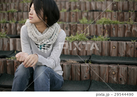 若い女性 若い女性 29544490