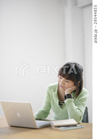 パソコンシーン 29544855