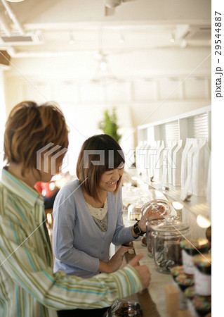 カフェのカップル 29544887