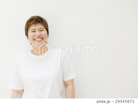 笑顔の女性 笑顔の女性 29545671