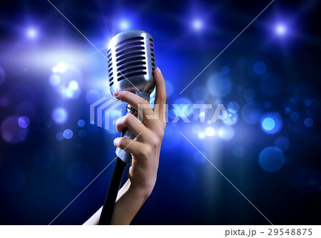 Popular singer 29548875