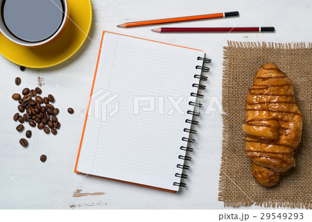 Coffee break with snack 29549293